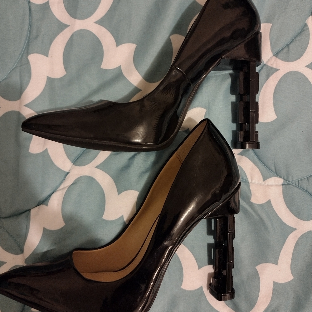 Heels - Picture 2 of 6